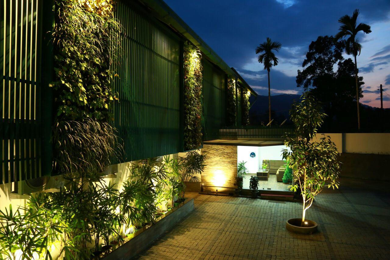 Silver Storm Resort Athirappilly Exterior photo